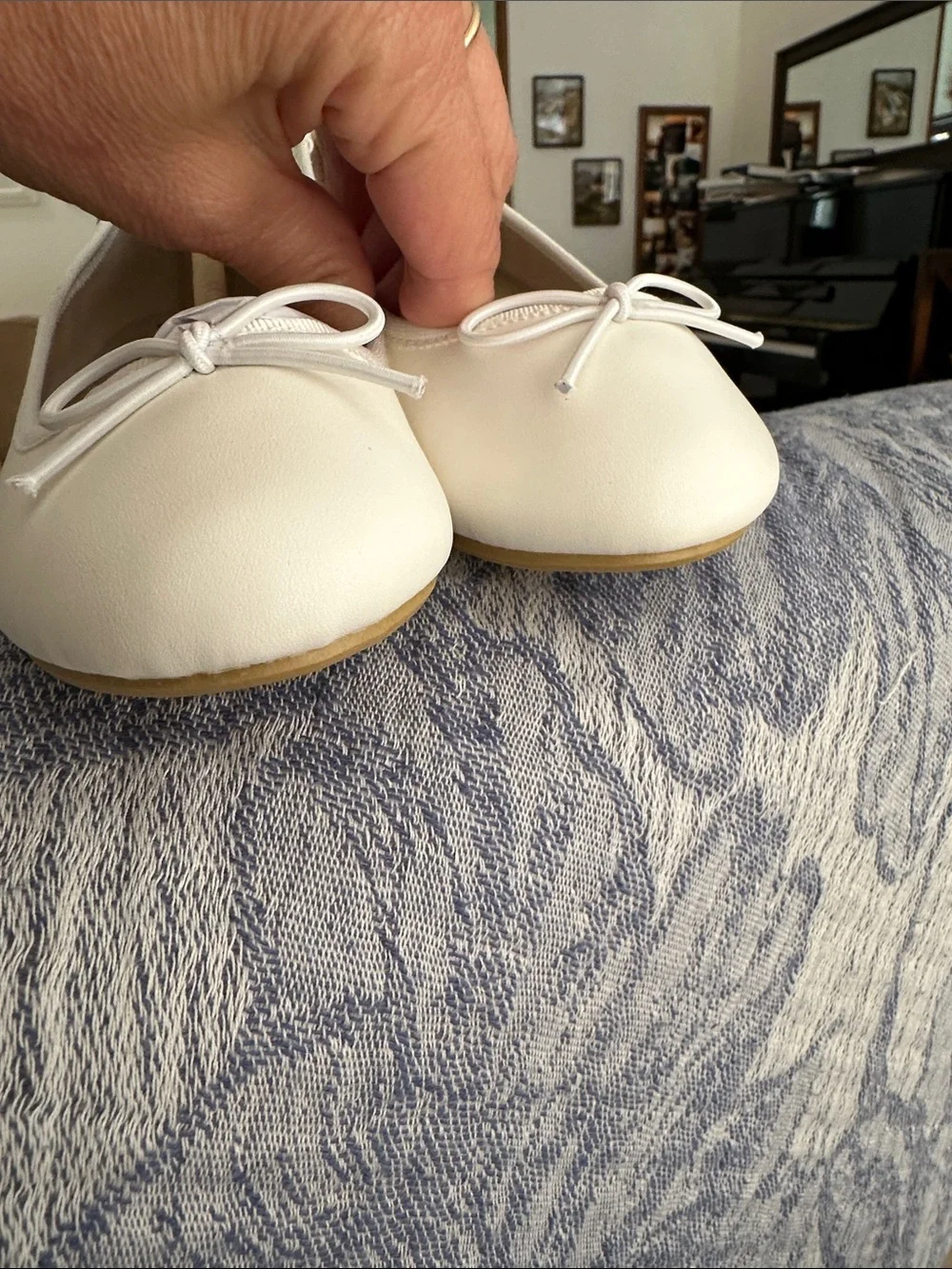 Cat & Jack White Girls' Bow Ballet Flats Wedding